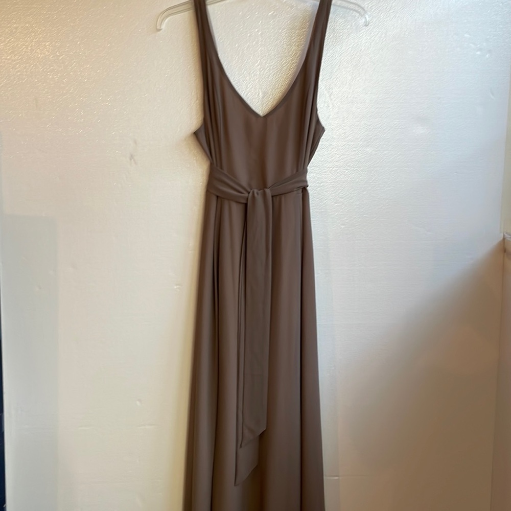 Show Me Your MuMu dune color chiffon deep V back and v-neck front maxi dress lg